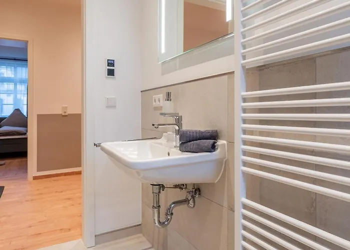 In 2 Minuten Am Bahnhof - Traumhaftes Mitten In Halle No3 Apartment *